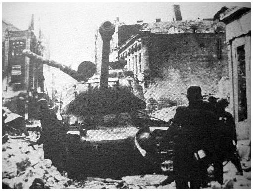 french-ss-charlemagne-unit-berlin-1945-fight-russian-tanks