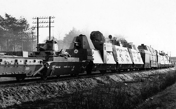 Panzerzug_61_BP42_German_armored_train